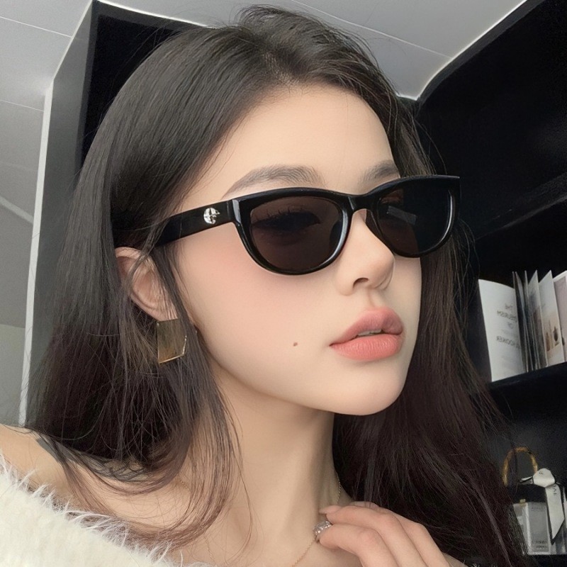 新款墨镜女高级感防紫外线太阳眼镜男欧美复古潮椭圆形小框高颜值