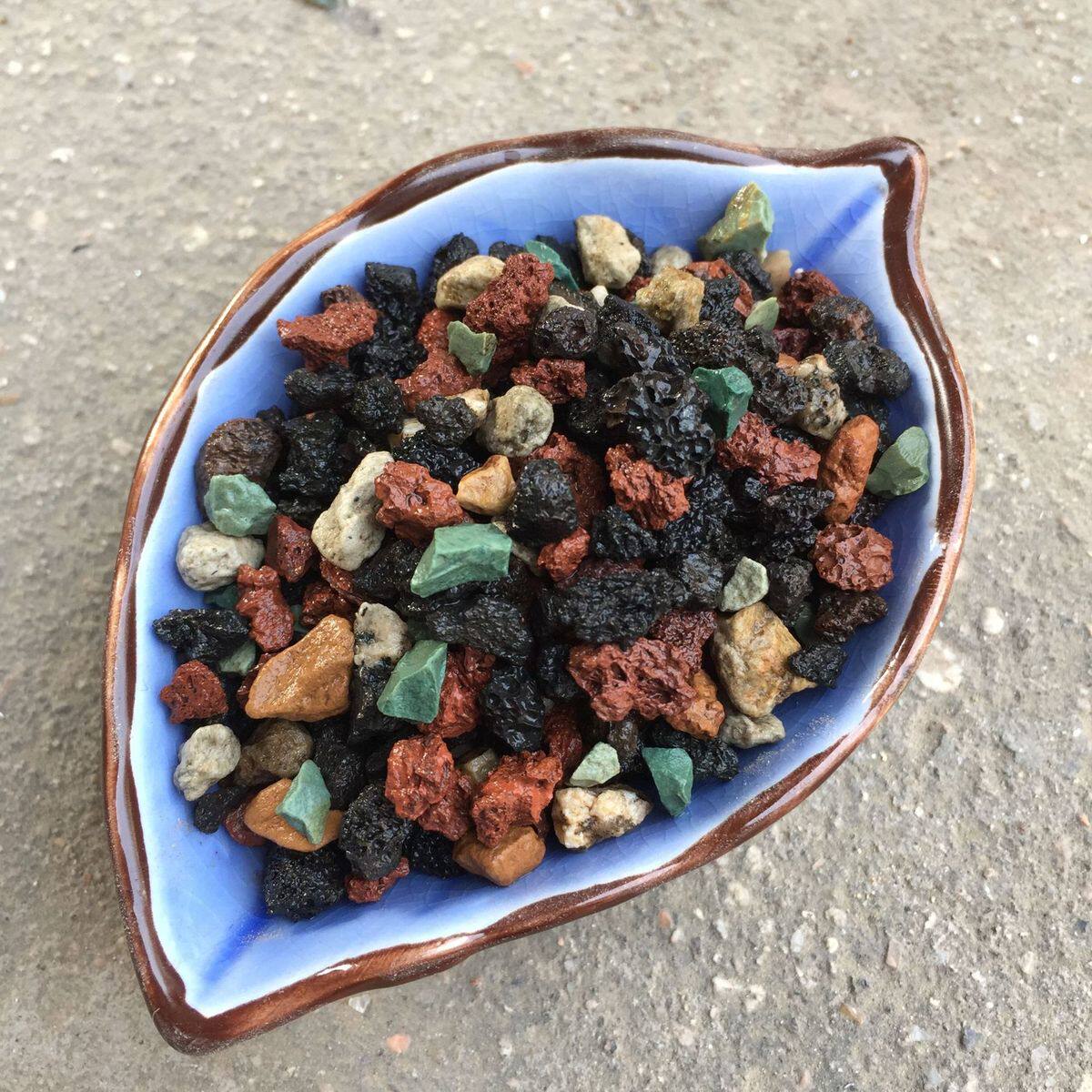厂家供应 多肉栽培介质用 彩虹石 园艺铺面用多彩石量大价忧