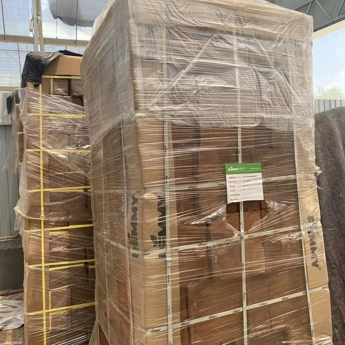 热销大椰砖营养土4.5kg椰糠通用型花土家用养花阳台种菜椰土花卉