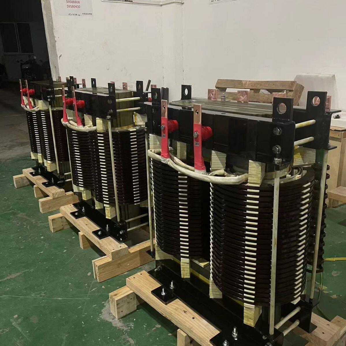 硅钼棒电炉加热变压器40KW380V变65V三相玻璃炉升流大电流变压