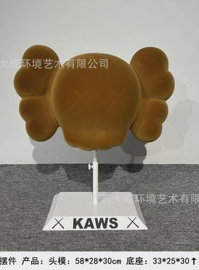 轻奢质感管家芝麻街玻璃钢共犯兔卡通雕塑客厅商场餐厅装饰大摆件