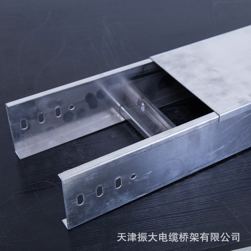 桥架供应防火喷塑电缆厂家镀锌电缆桥架 100*100防火喷塑电缆桥架