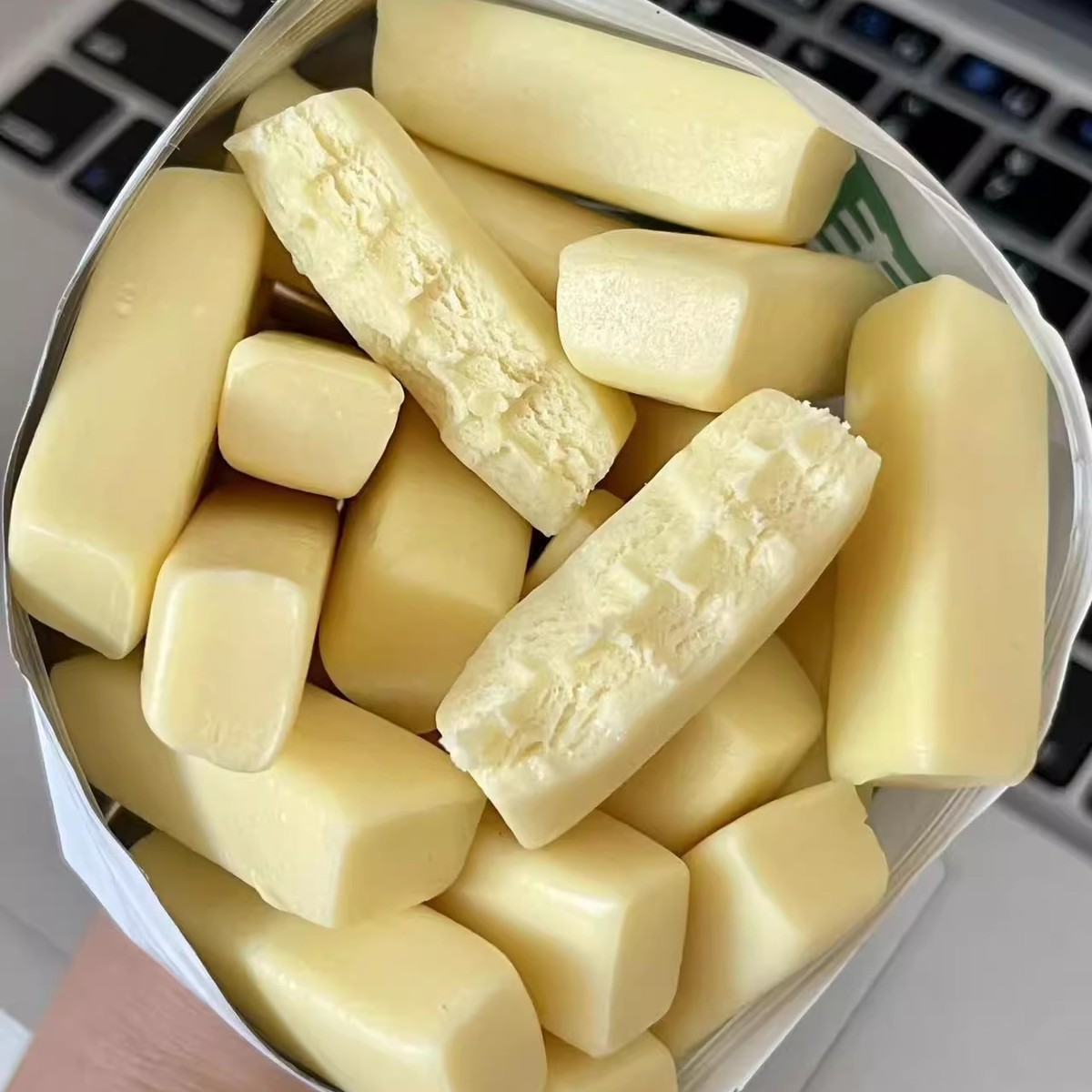 傲慢牛奶酪条纯奶酪棒奶酪奶条奶酪块牛奶酪奶糖糖果奶疙瘩