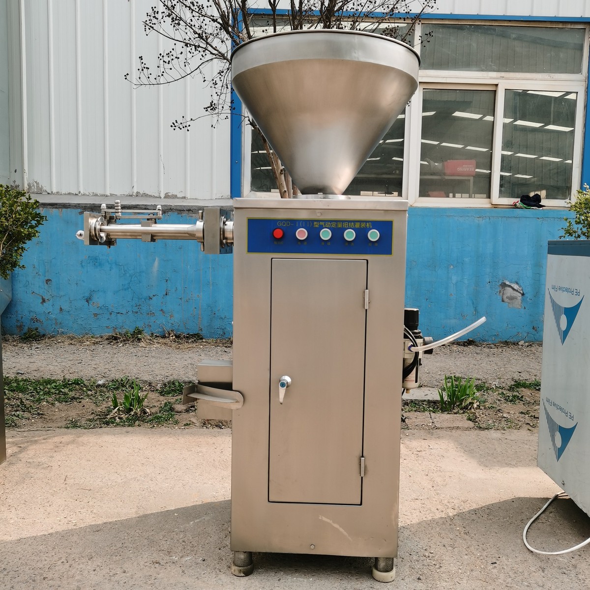 商用香肠灌肠机红肠灌肠扭结一体机气动扎线台湾烤肠免定量灌肠机