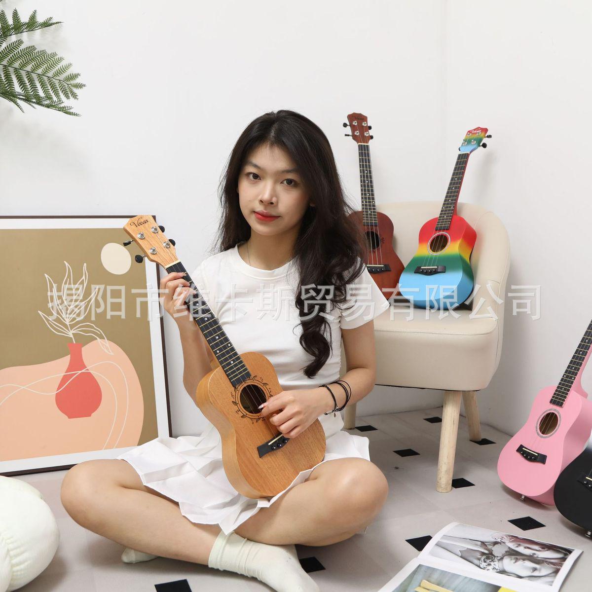 桃花芯尤克里里23寸支持图案雕刻儿童成人乐器夏威夷四弦琴
