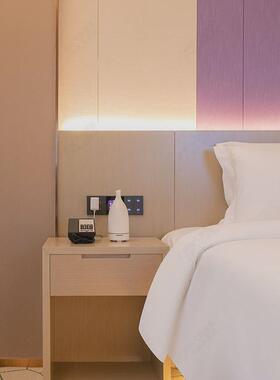 丽枫酒店标写字书桌全套客房家具间椅子沙发电视台衣柜宾馆专用床