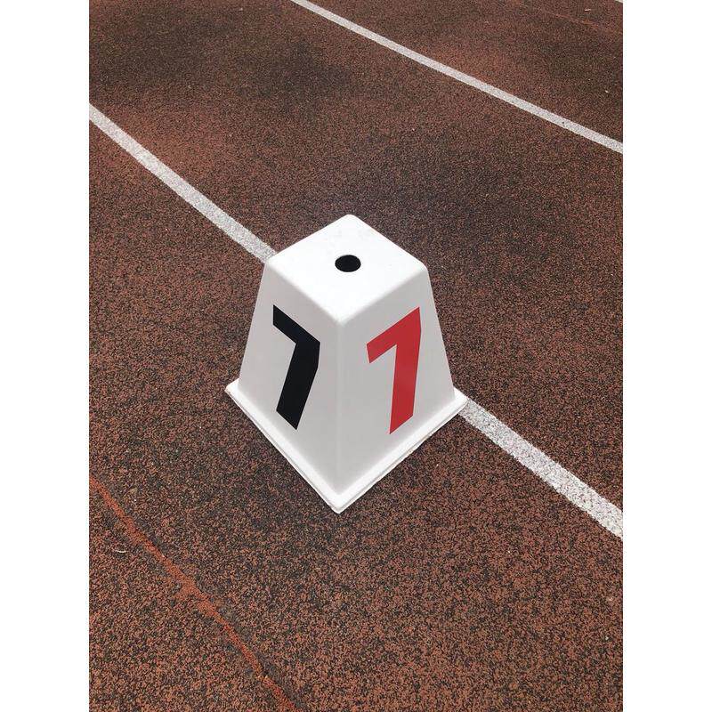 道次墩玻璃钢材质田径跑道分道障碍次数牌牌墩三角四角