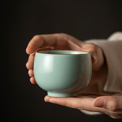 天青汝窑普洱茶品茗杯陶瓷手工茶盏冰裂釉开片可养品茗杯功夫茶具