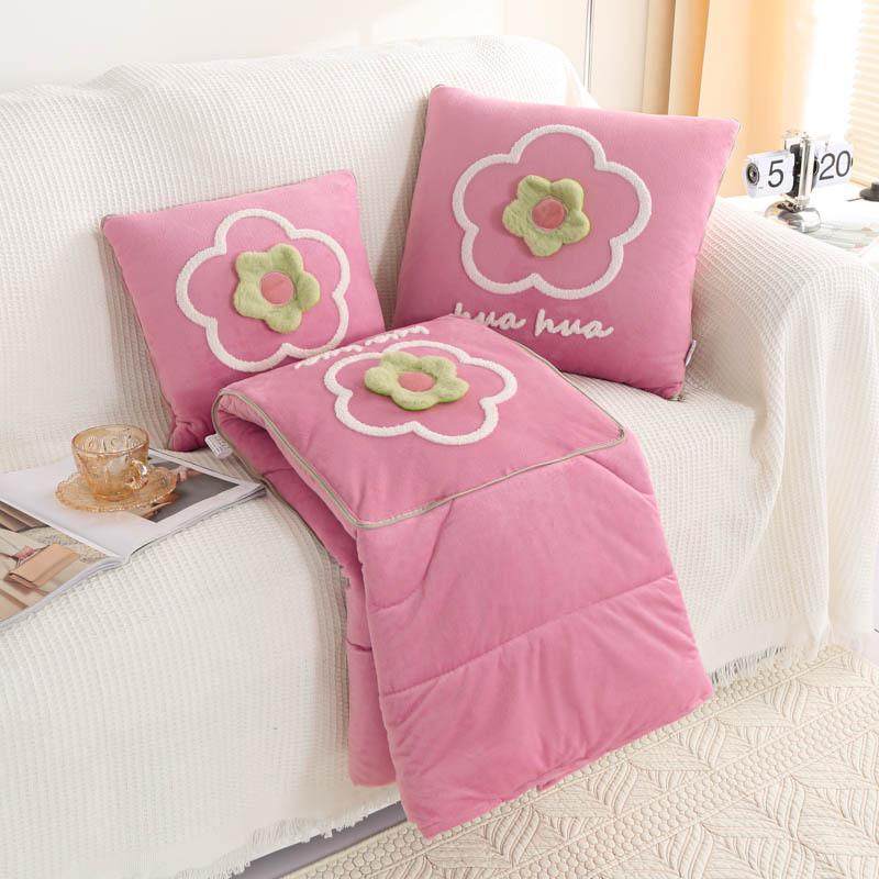 卡通新款加厚保暖水晶绒抱枕被秋冬工艺款折叠两用抱枕靠垫被子