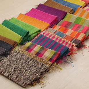 新款多拉菲草席手工编织草布染色颜色天然拉菲草席厂家批发