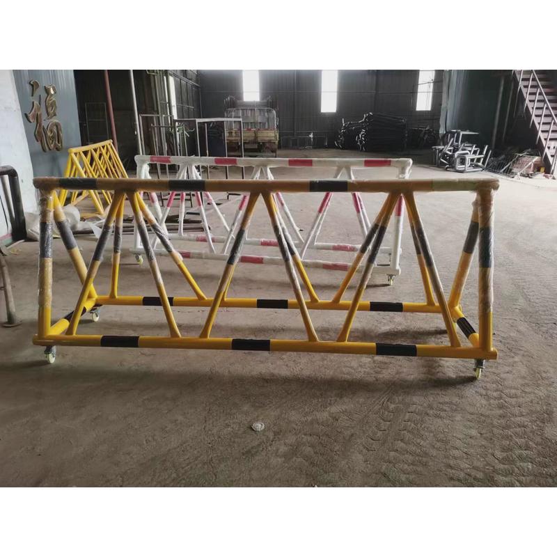 拒马隔离护栏可移动式路障防撞栏滑轮临时用道路围栏临时学校门口