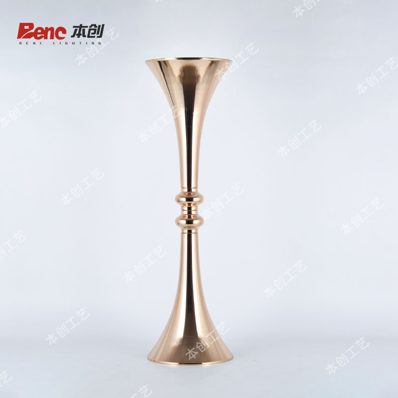 热销婚庆用品铁艺花器白色路引金属花架派对婚礼布置室外装饰摆件