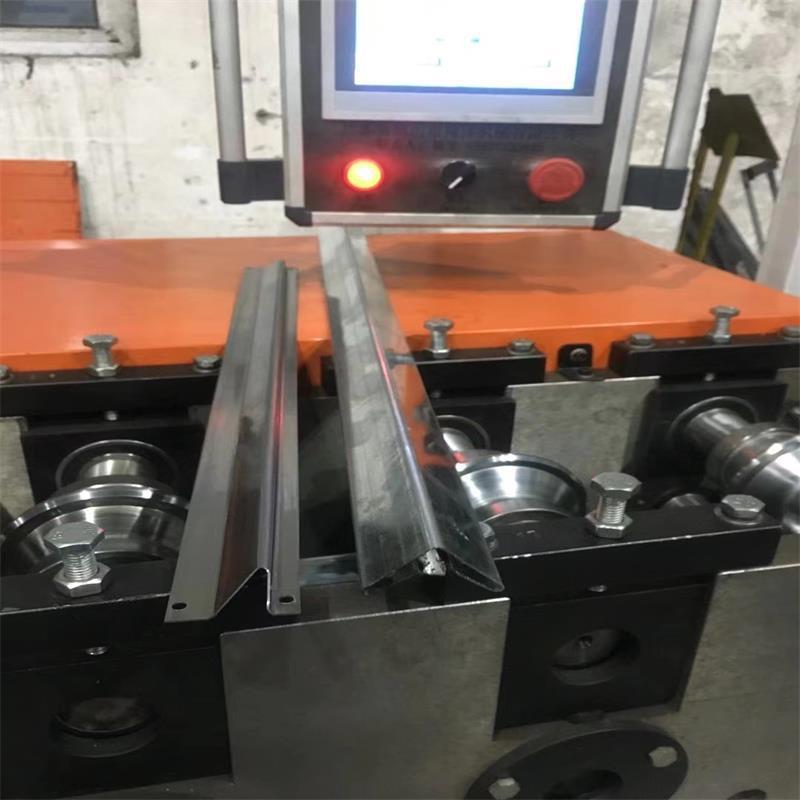 数控自动u设备成型机冷弯成型型钢全自动z型钢机冷轧机设备