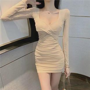 直播衣服女主播上镜高级秋装新款性感修身显瘦褶皱连衣裙子妖女裙