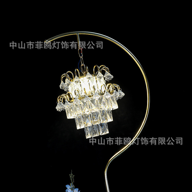 新款单头水晶婚庆路引灯节日舞台装饰道具欧式订婚宴金色发光摆件