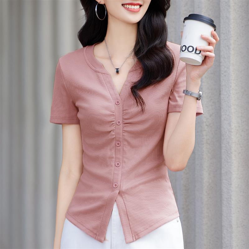 V领粉色短袖t恤女2025夏季新款正肩纽扣皱褶收腰修身显瘦体恤上衣