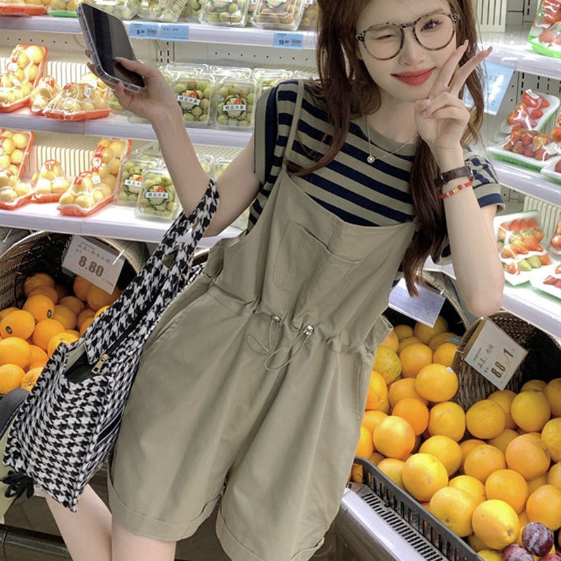 小个子夏天茶系穿搭一整套工装背带裤女条纹上衣阔腿短裤两件套装