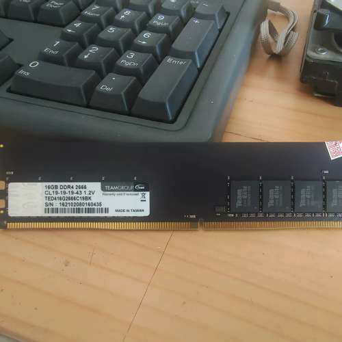 十铨 DDR4 16G 266其它元器件