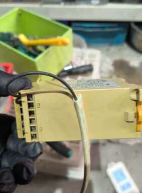 G9SA-301 AC/DC24V 99新，成色漂亮，2手拆