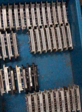 p270f1001，原装拆机包上机。