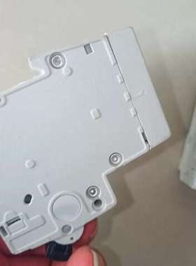 ABB断路器SH201-NA-c63 ARVP自复式过欠压保