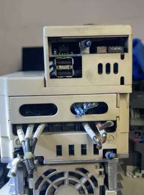 安川变频器CIMR-V7AA21P5，具体看下图