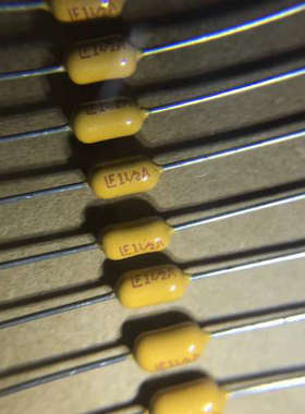 1 1/2ALF进口美国力特047301.5 YRT1L电阻