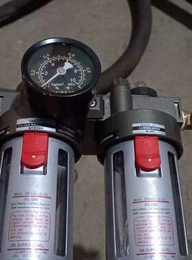 sBFC一300二联件过滤器九成新安装未使用的，