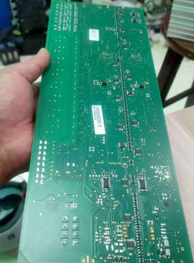 电梯板LlMAX33CP有一张，全新，质保一年，包顺丰一张1