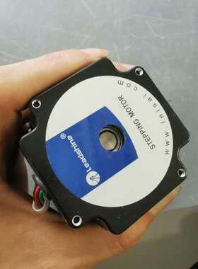 充新雷赛步进电机D57CM31，实物拍摄，功能正常，只有一个