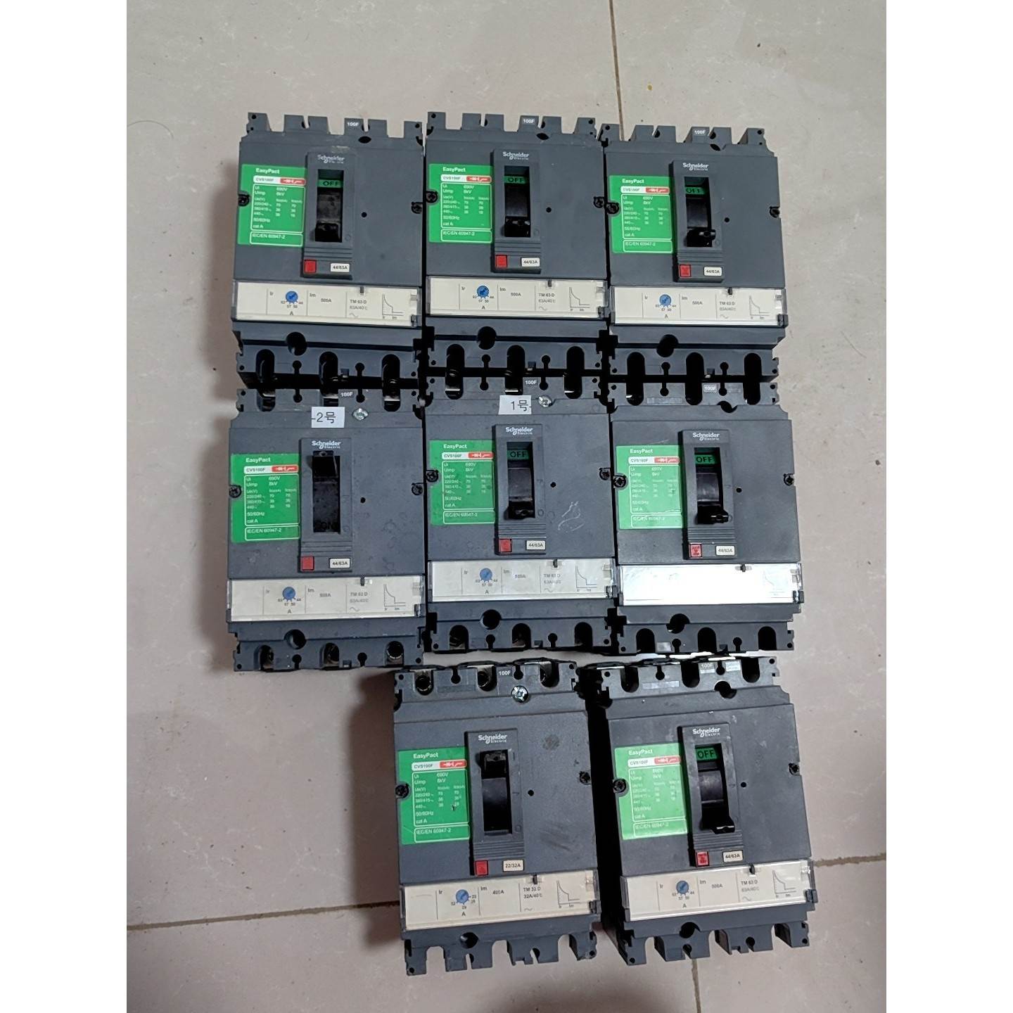 施耐德cvs100f 63a塑壳断路器，有一台32a成色如图