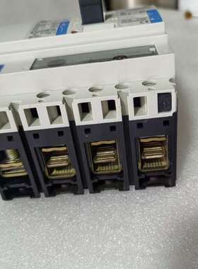 美国GE通用FD63断路器FDN436TD050ED，成色漂