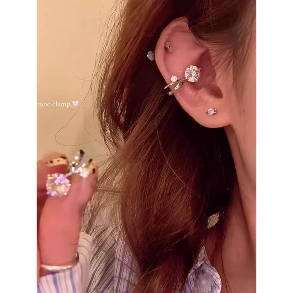 小灯泡闪光锆耳骨夹耳夹独特而美丽的利基优雅的耳环妇女的耳环