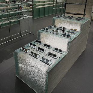 亚克力波纹板装饰道具服装眼镜饰品买手店发光陈列展示架展台定制