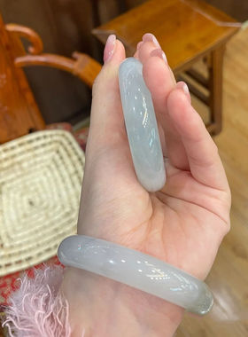 【带证书】天然缅甸冰种浅绿色翡翠手镯女款白月光高颜值玉镯子正