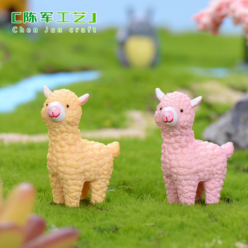 可代加工微景观多肉植物摆件PVC塑料配件 可爱小动物羊驼钥匙扣挂