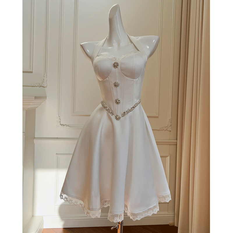 夏季新款白色气质挂脖高级感宴会礼服小个子收腰连衣裙女平时可穿