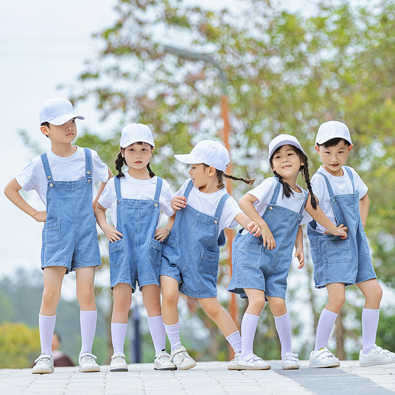 幼儿园小学生毕业六一团体表演服