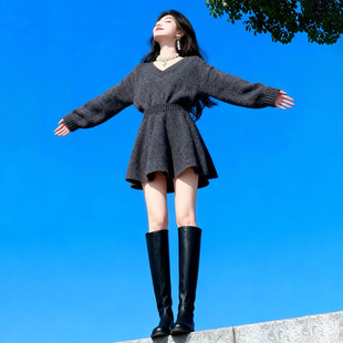 春季穿搭2026新款针织毛衣连衣裙子女冬季收腰内搭打底小个子短裙