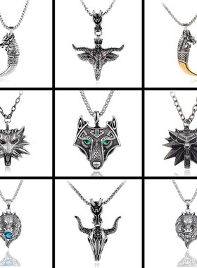 Vintage Norse Wolf Head Vikings Pendant Necklace Green Cryst