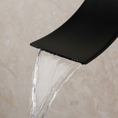 Matte Black Bathroom Shower Faucet Rainfall Tub LED Bathtub
