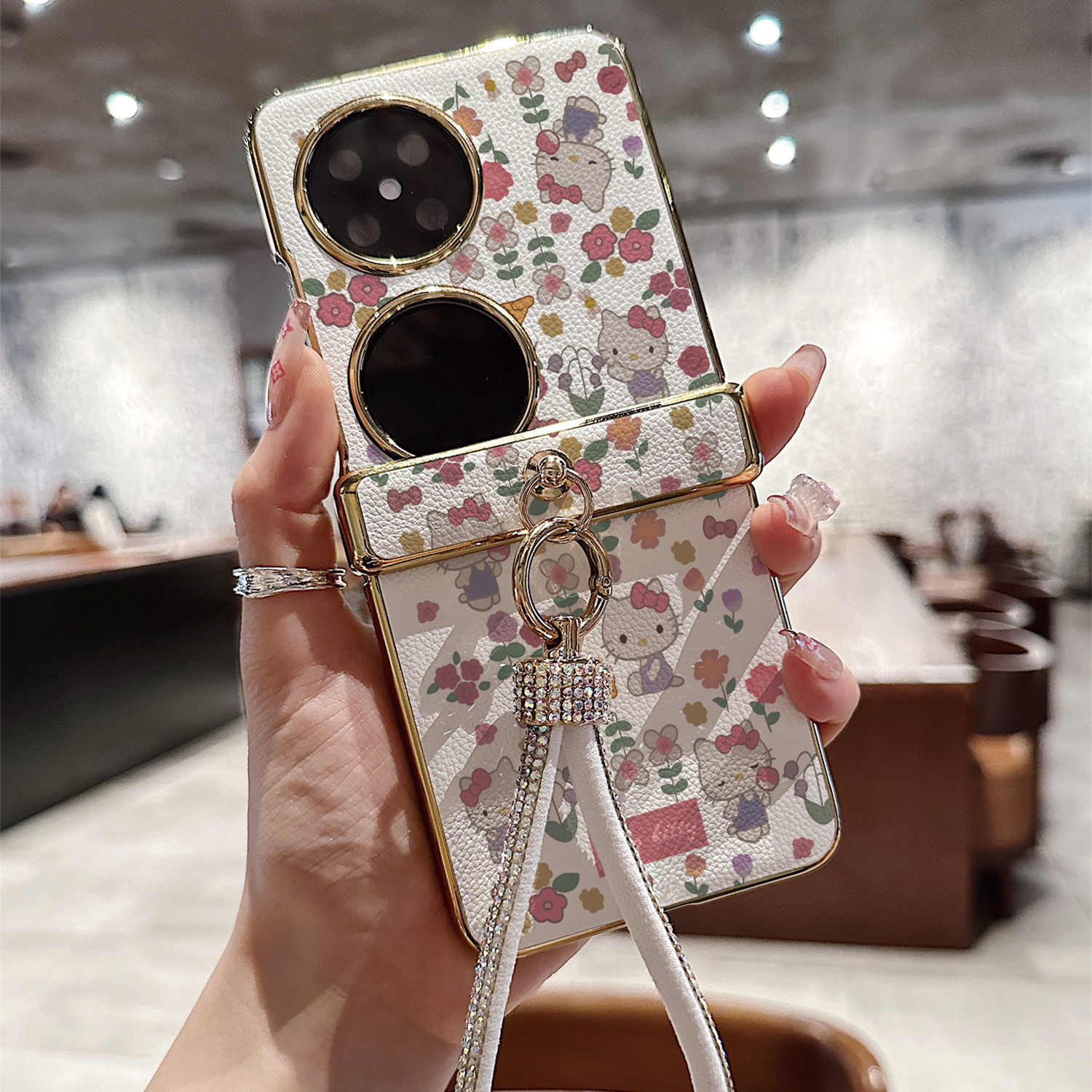 甜宠花朵KT猫皮纹折叠屏手机壳