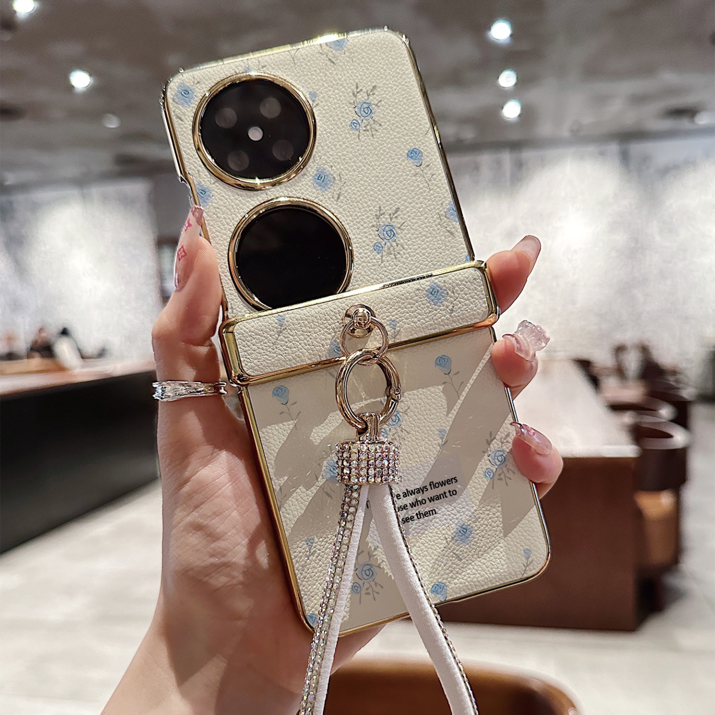 唯美蓝玫瑰皮纹折叠屏手机壳