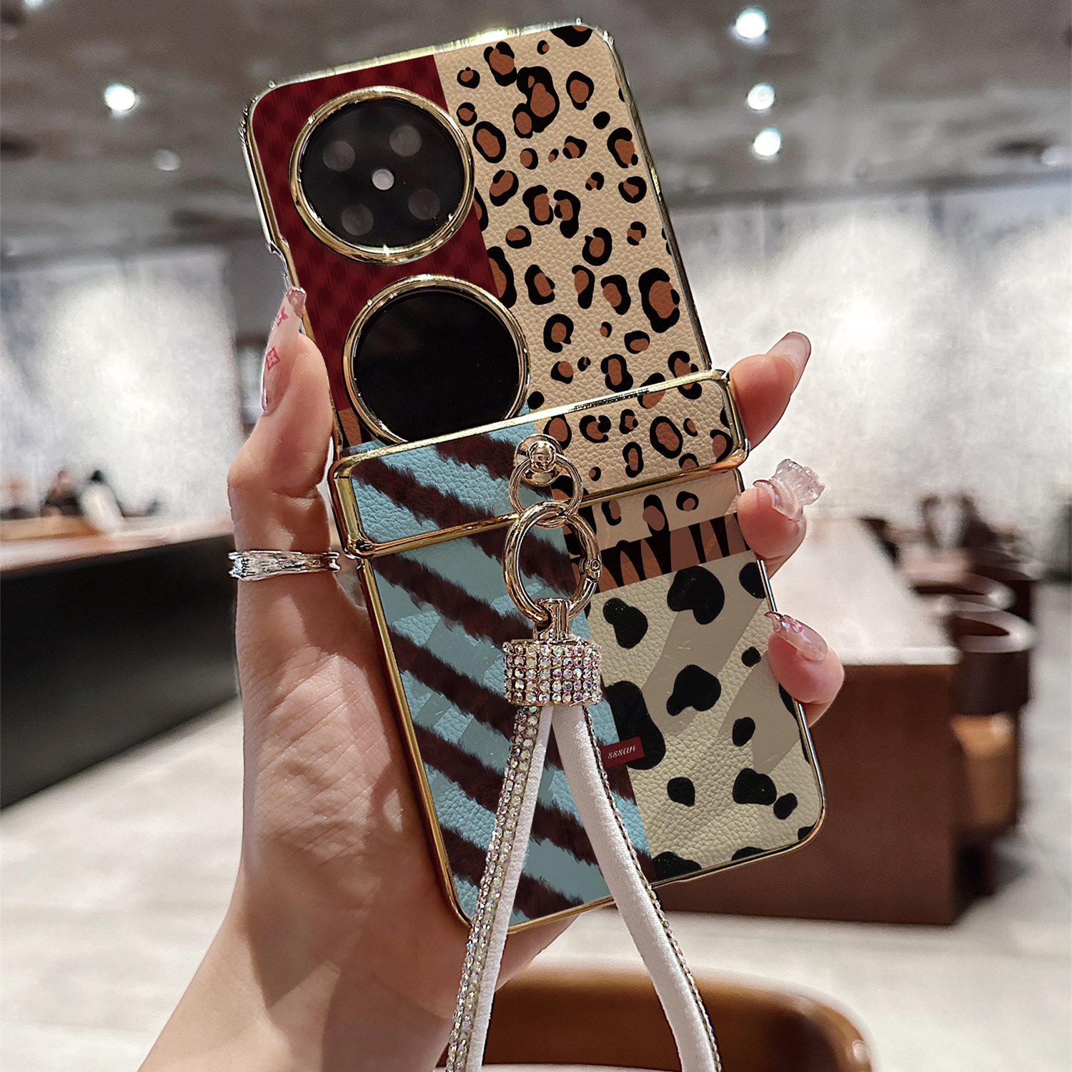 复古豹纹拼接荔枝纹折叠屏手机壳