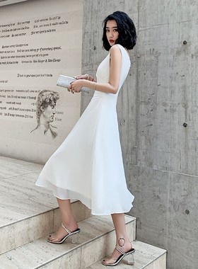 快速发货小礼服2025新款气质名媛生F日派对白色v领宴会连衣裙平时