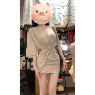 微胖mm纯欲辣妹风V领短袖 收腰褶皱弹力包臀短裙 2025夏季 新款