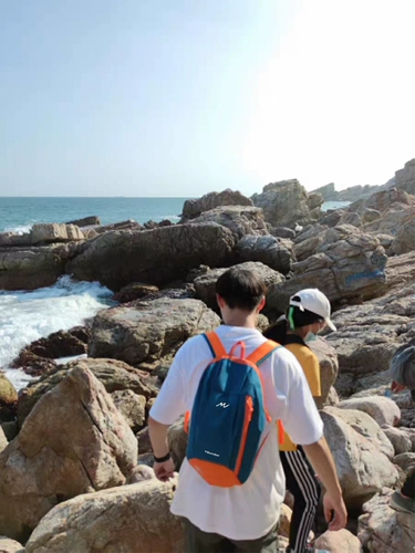 Дикатцер сделал урок, чтобы предотвратить брызги воды и легкий рюкзак