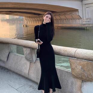 秋冬配大衣高级感显瘦半高领黑色针织连衣裙赫本风内搭气质鱼尾裙