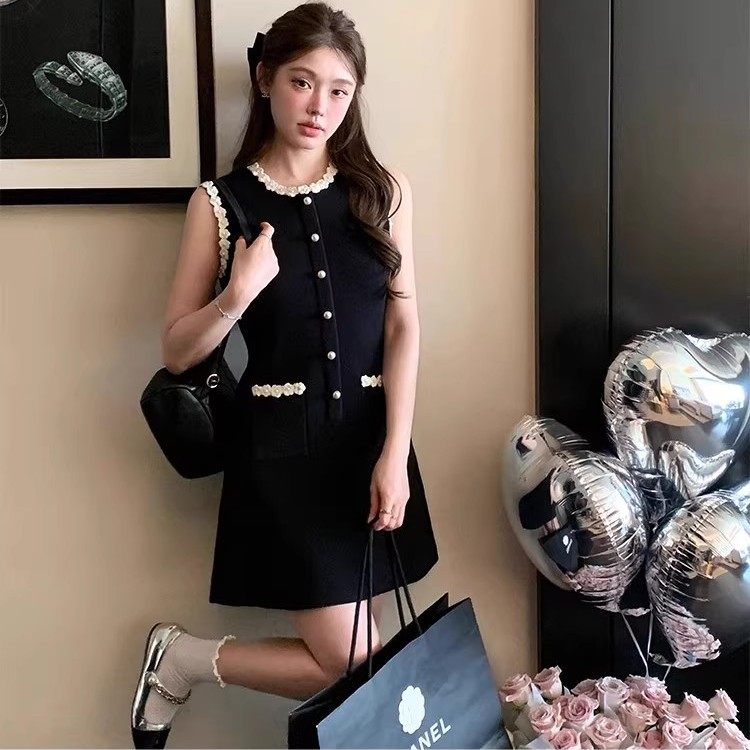 杨小卷 手工花边 法式小香风针织连衣裙无袖背心裙收腰显瘦小黑裙