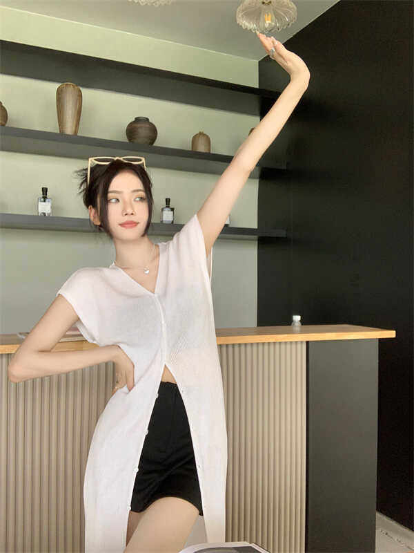 冰丝针织开衫女2024夏季新款薄款防晒罩衫外套宽松中长款V领上衣